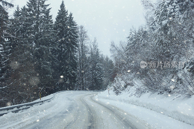 《车里的冬天》