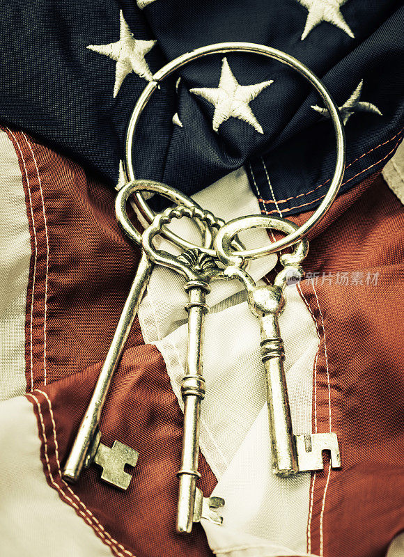 钥匙和美国国旗
