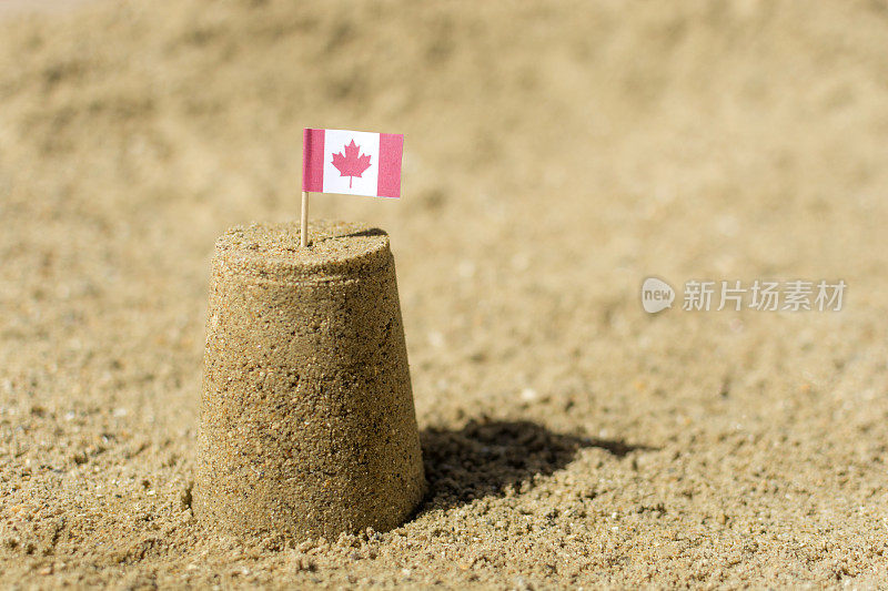 加拿大国旗沙堡海滩旅游