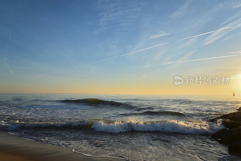 蓝色的海洋蓝色的天空