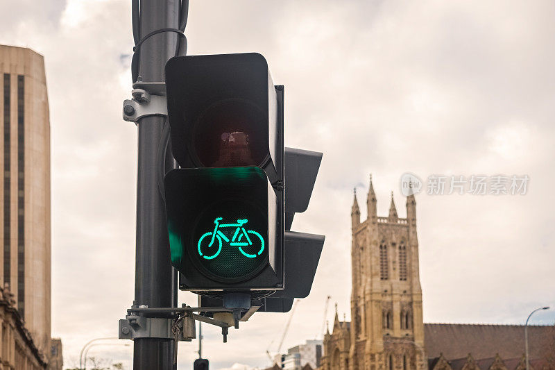 自行车的绿色交通信号
