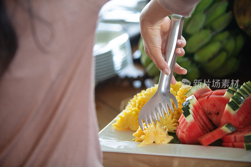 菠萝吃早餐