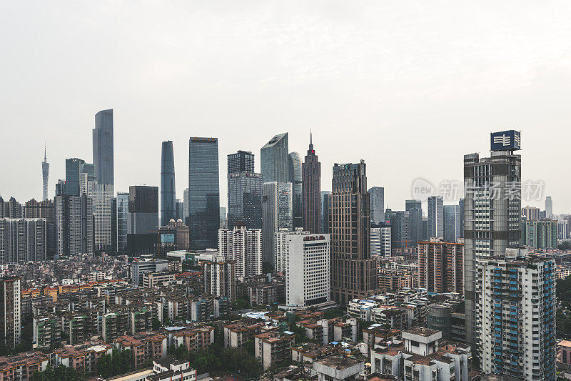 俯瞰广州天际线和摩天大楼