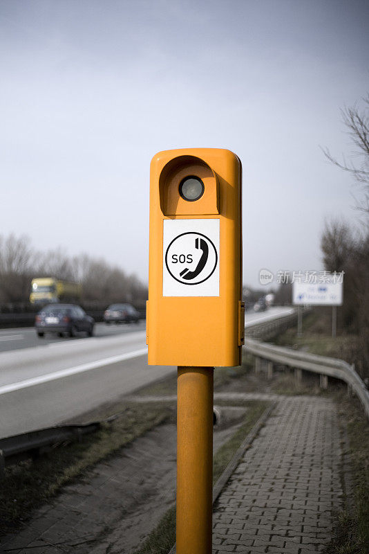 德国高速公路旁的紧急道路电话