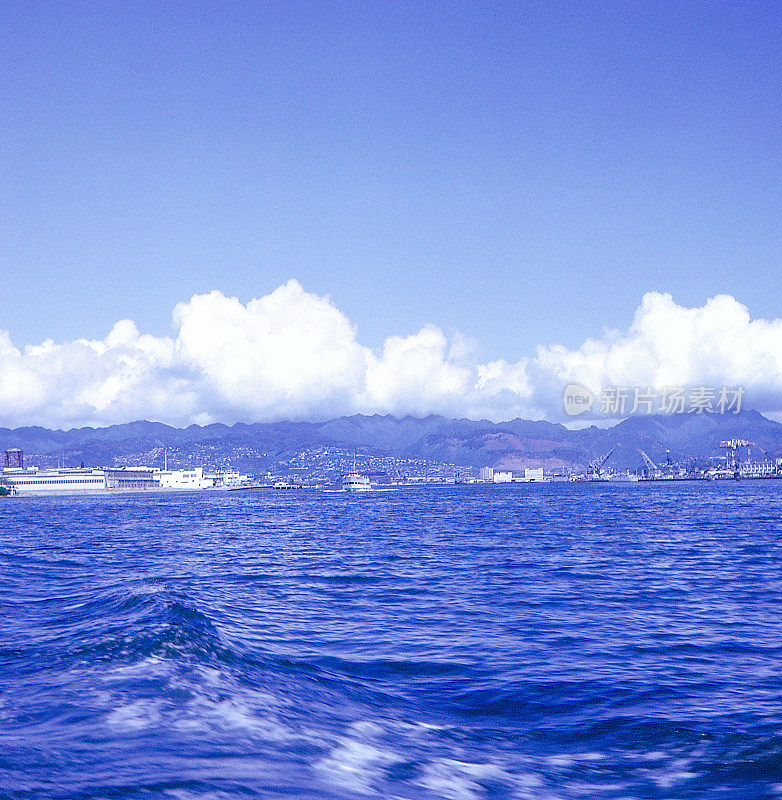 在瓦胡岛的珍珠港，积极的电影扫描城市火奴鲁鲁，夏威夷，美国