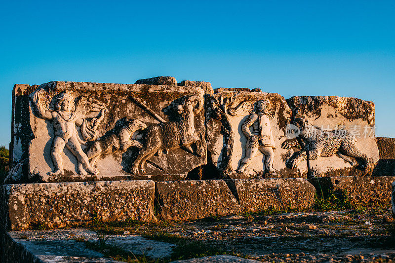 米利托斯古代圆形剧场的浮雕