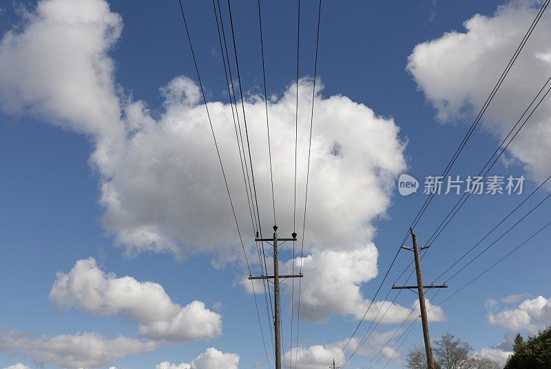 加拿大电线杆上的云景