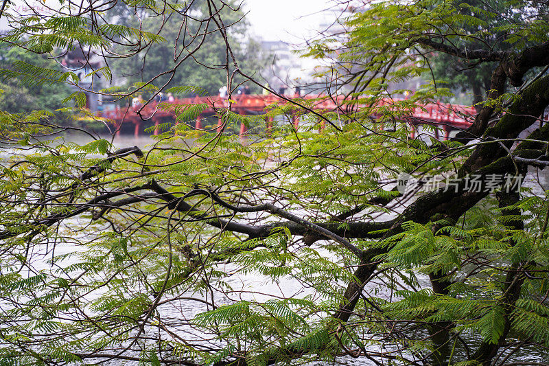 越南河内，还剑湖上玉山寺的Huc桥入口