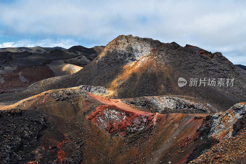 厄瓜多尔加拉帕戈斯群岛伊莎贝拉岛的火山景观