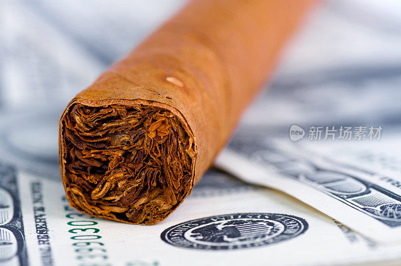雪茄和美元
