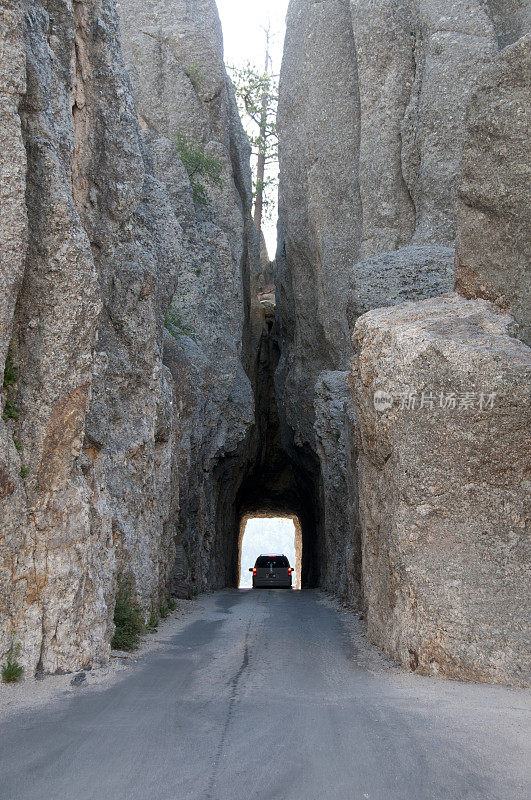 坎坷崎岖的路