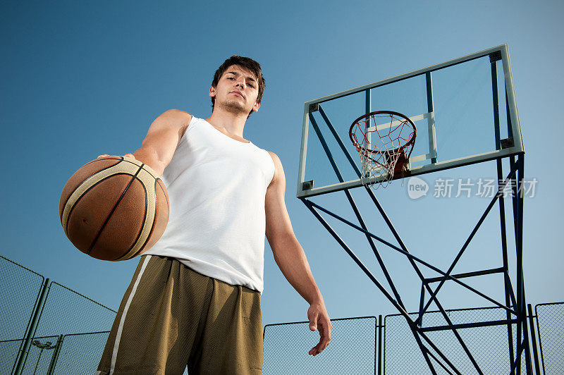 我们去打篮球吧
