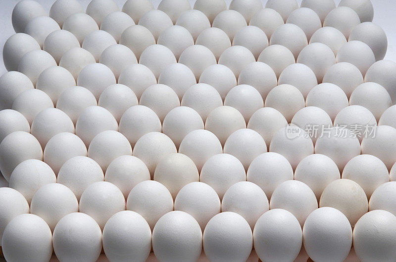大约一百个鸡蛋