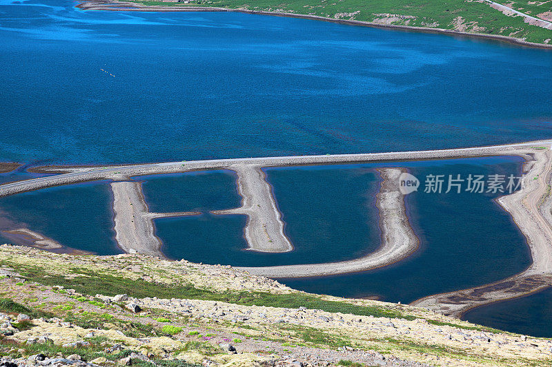 西峡湾的海岸线全景。冰岛。