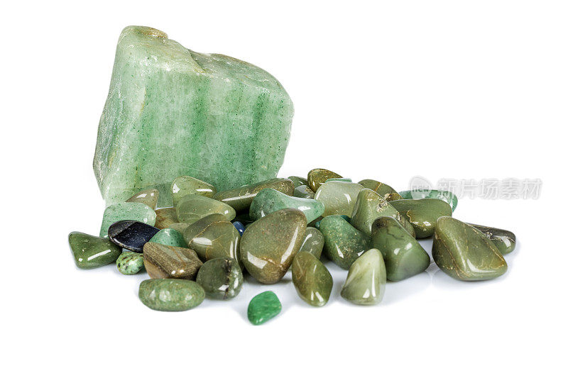 亚马逊石英石与其他绿色宝石宝石