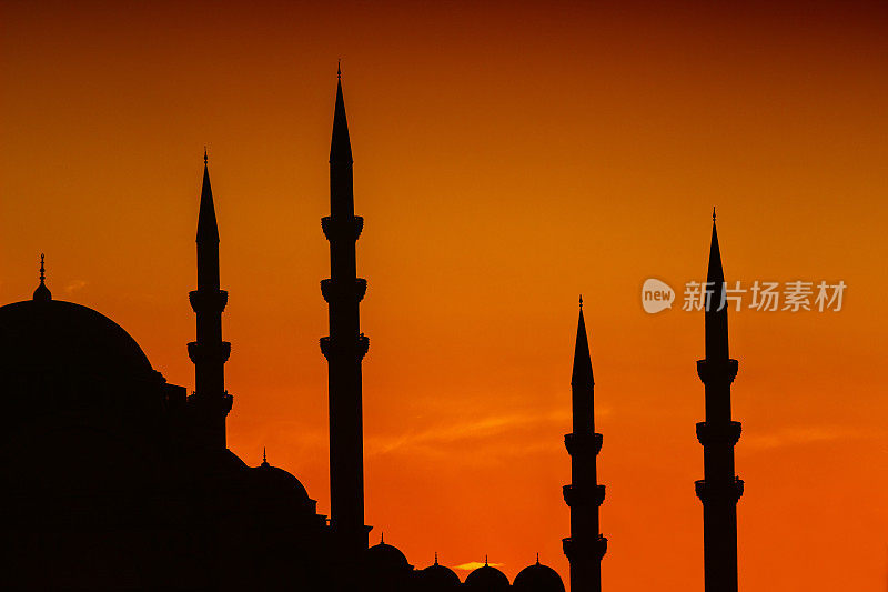 伊斯坦布尔夜景-日落时的苏莱曼清真寺