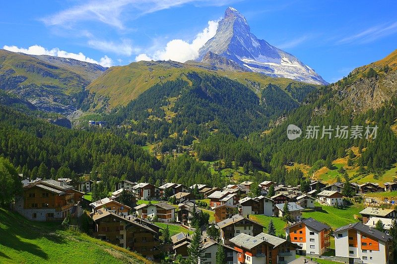 马特洪峰上泽马特阿尔卑斯村瑞士小木屋全景，瑞士阿尔卑斯山