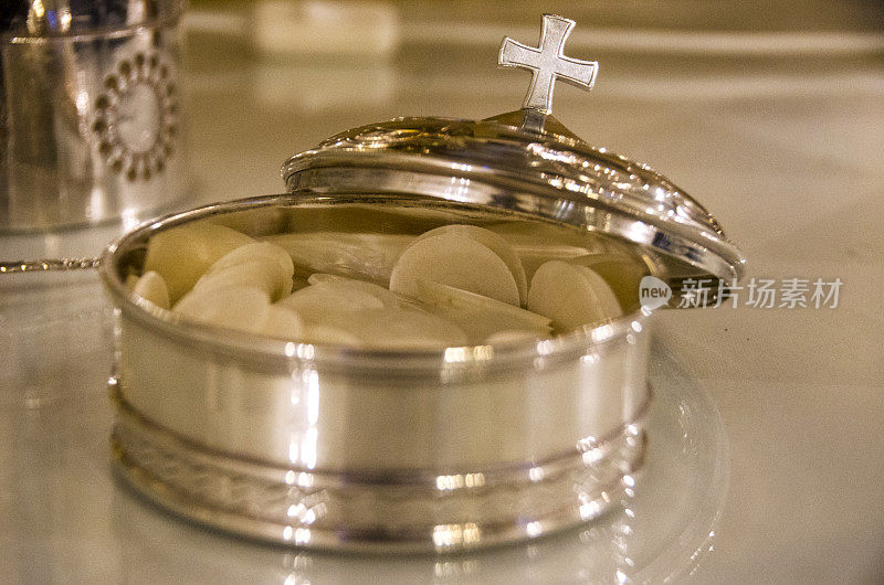 基督教圣餐用的银碗
