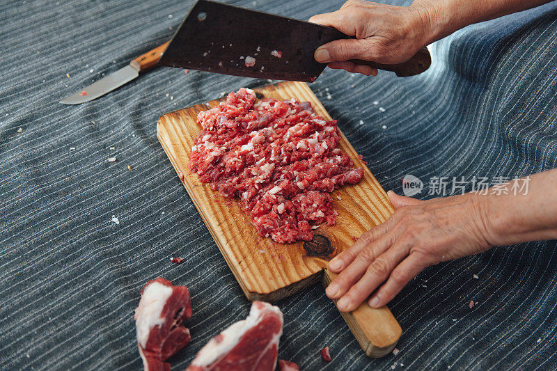 切肉和人手