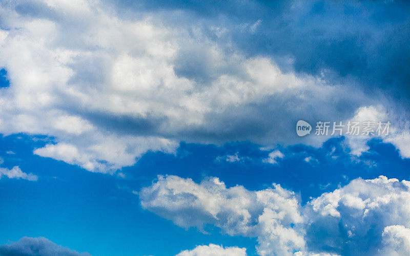 一个简单的云景，就像在加斯比西拍摄的。