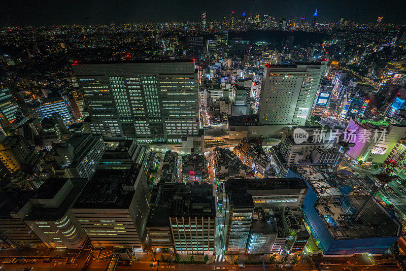 从摩天大楼俯瞰东京涉谷地区