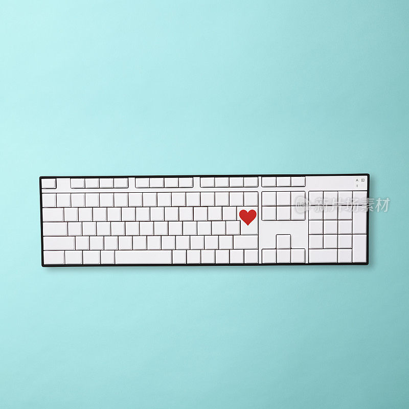 空白键盘与我爱你的信息