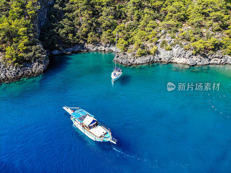 每日的乘船旅行。海洋旅游业。