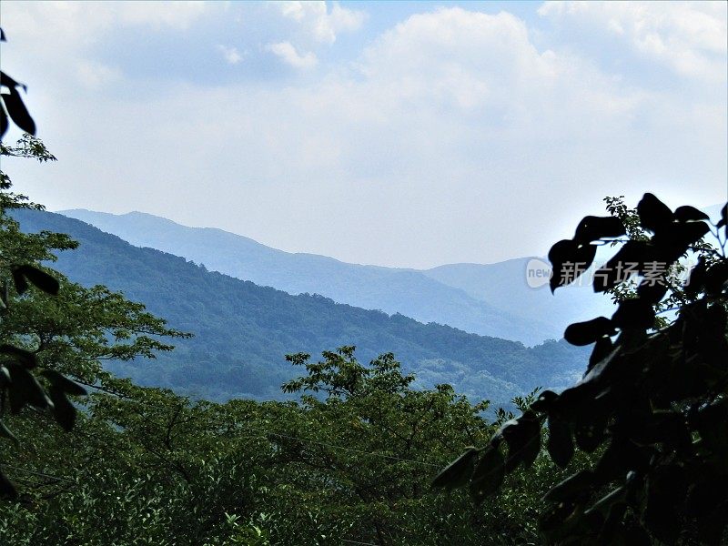 日本。8月。茨城县筑波高地全景。