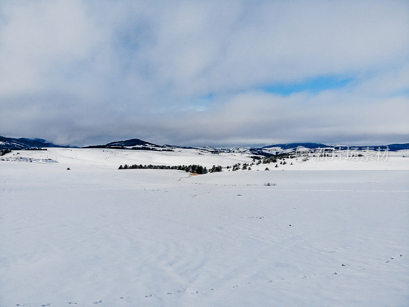 冬季山地景观