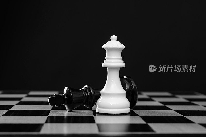 黑棋王正在倒下