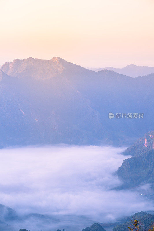 清莱和清迈自然景观，泰国北部日出美景