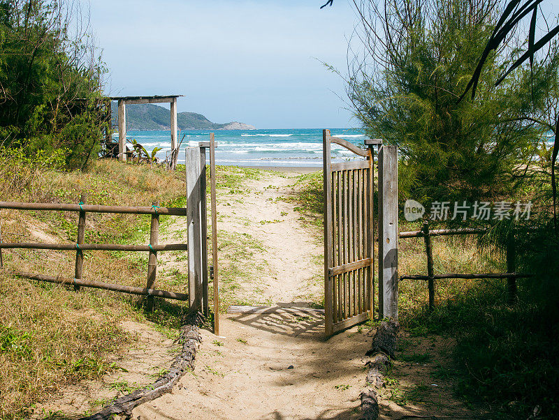 通向大海的道路