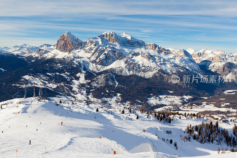 在科尔蒂纳丹佩佐Dolomites的观点