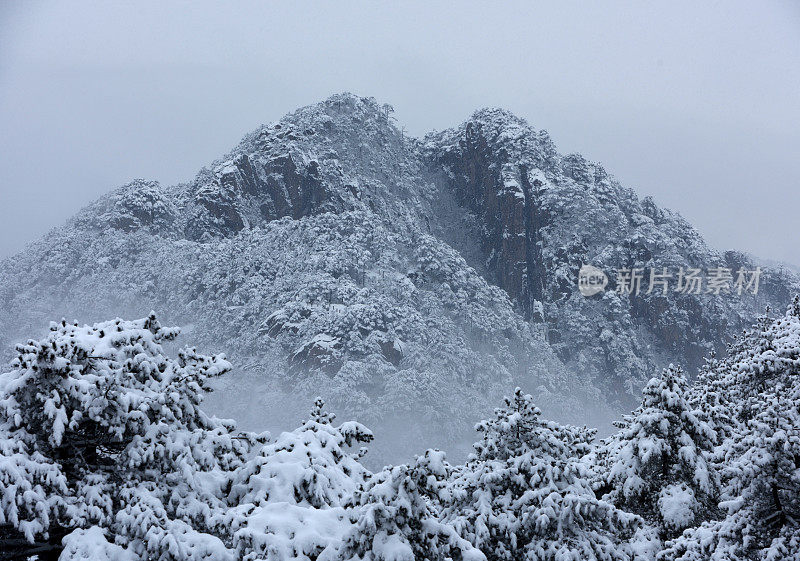 受中国黄山极地涡旋影响