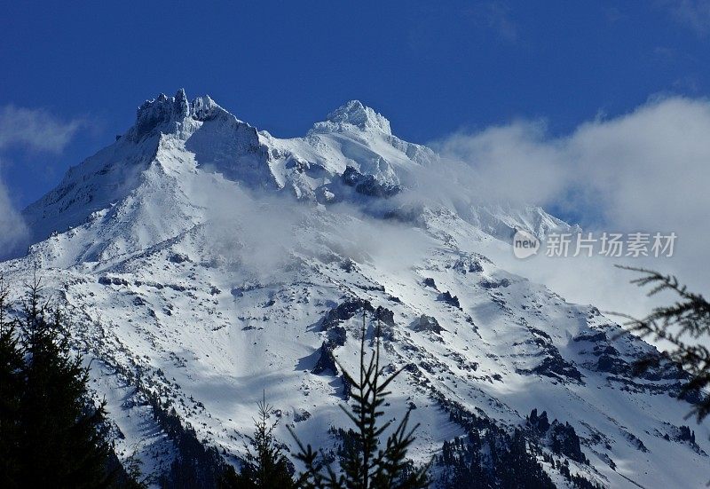 杰佛逊山十月雪