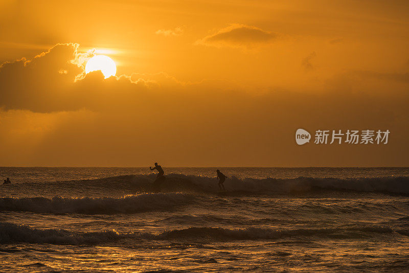 威基基海滩的日落