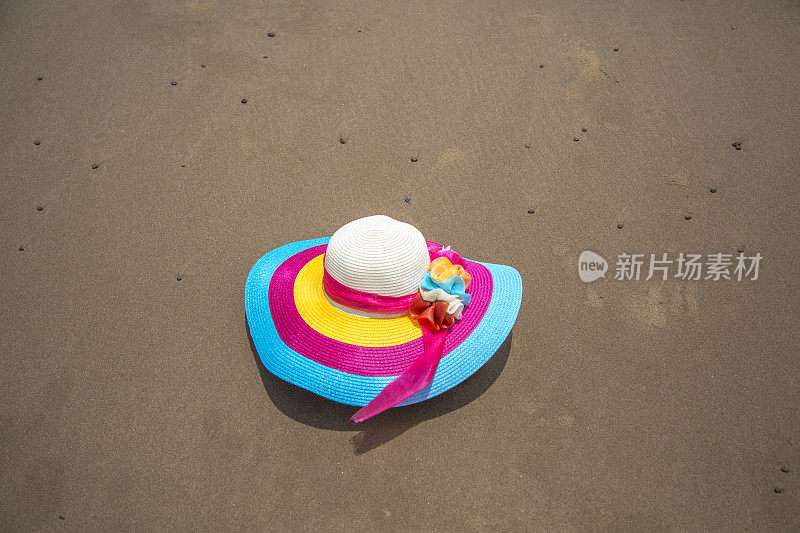 太阳帽在海滩