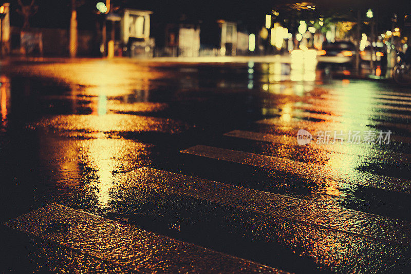 大城市的雨夜