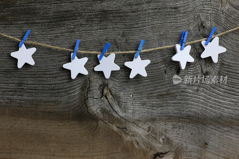 圣诞快乐挂饰白色木制星星和蓝色C