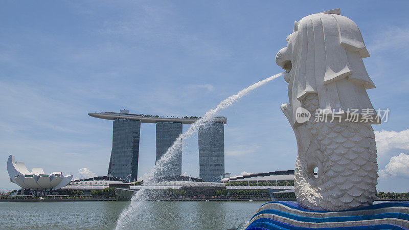鱼尾狮雕像，新加坡滨海湾金沙酒店
