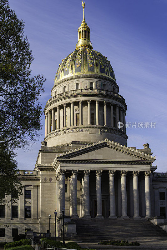西弗吉尼亚州查尔斯顿的州议会大厦