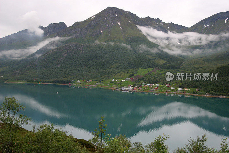 挪威峡湾景观北部自然荒野