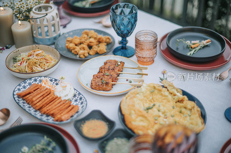 亚洲融合美食户外餐厅餐桌布置