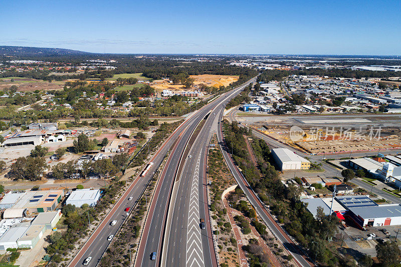 鸟瞰图罗伊公路。米德兰，珀斯，西澳大利亚