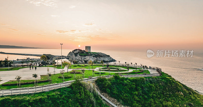 日落时的斯乐城堡鸟瞰图，土耳其著名景点，岛上的城堡，伊斯坦布尔斯乐鸟瞰图，伊斯坦布尔-斯乐日落