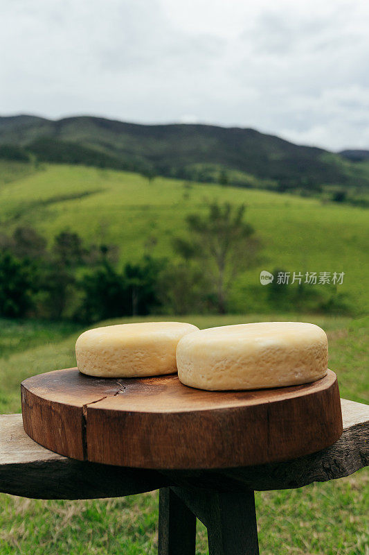 卡纳斯特拉山脉正宗的奶酪