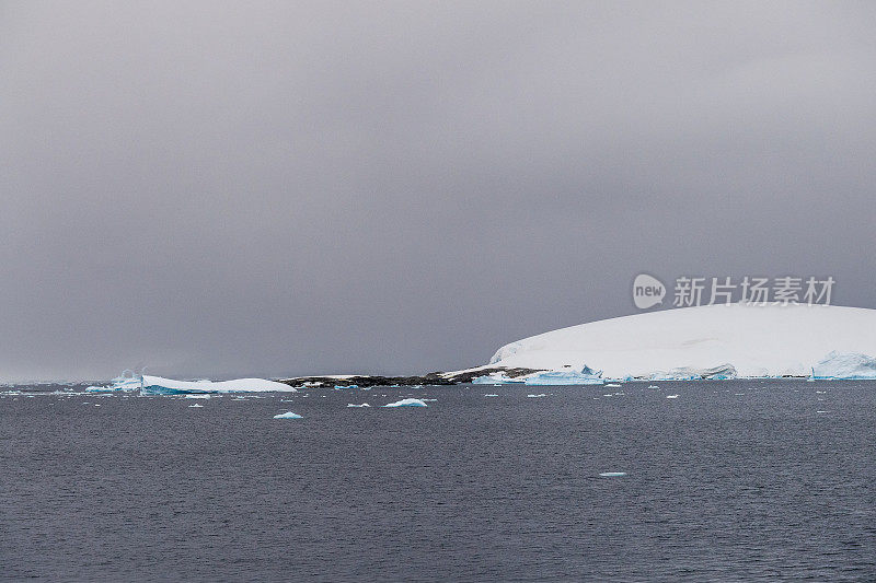 南极鱼岛附近的景观