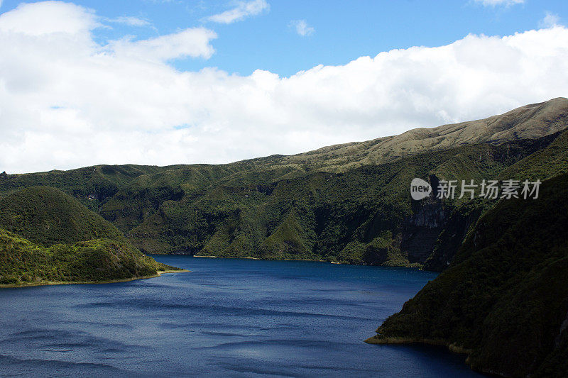 Cuicocha火山口湖