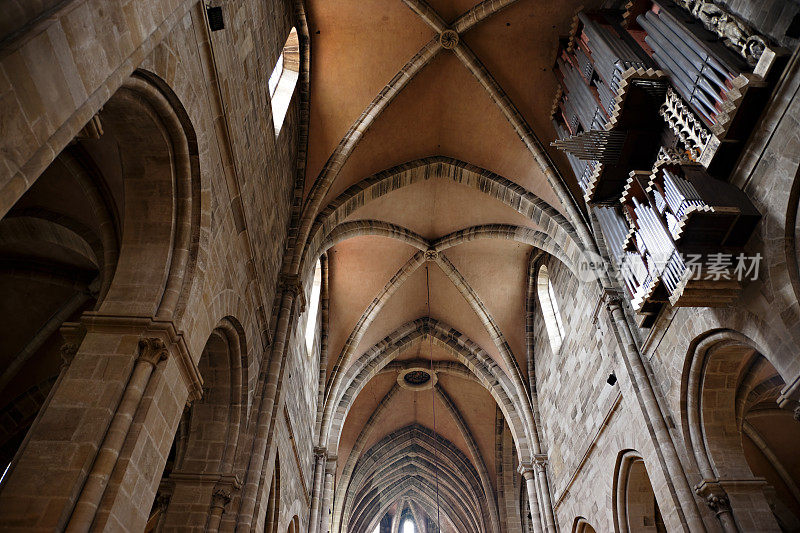 德国班贝格大教堂的拱形天花板