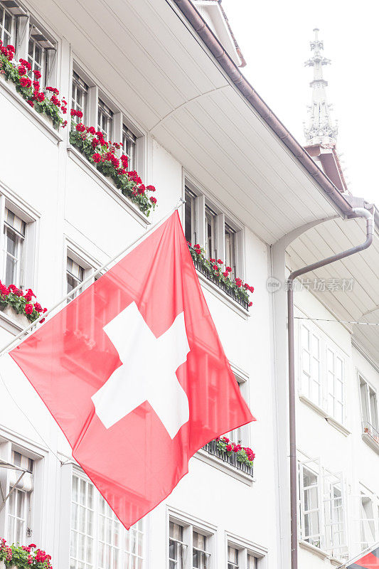 瑞士国旗在贝尔纳